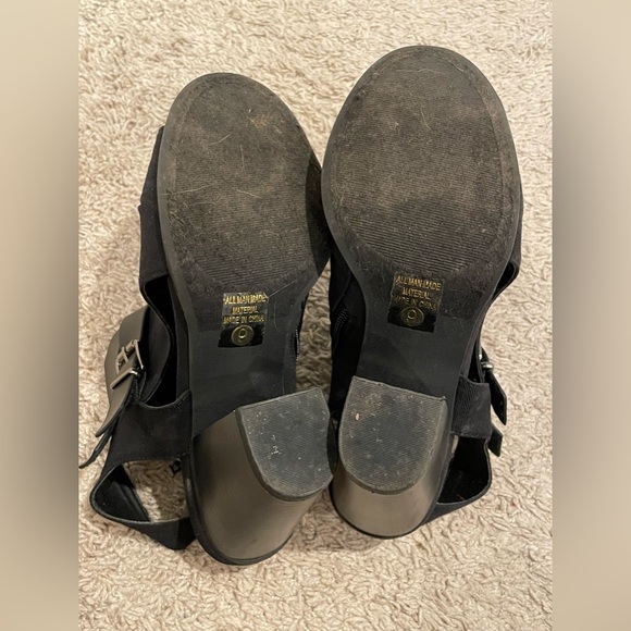 Gently used chunky black heels - Picture 5 of 6